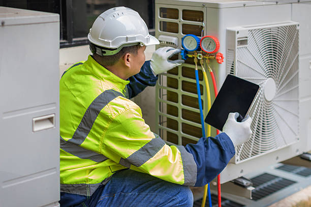 Professional Hvac technician working in Clarksville, TX